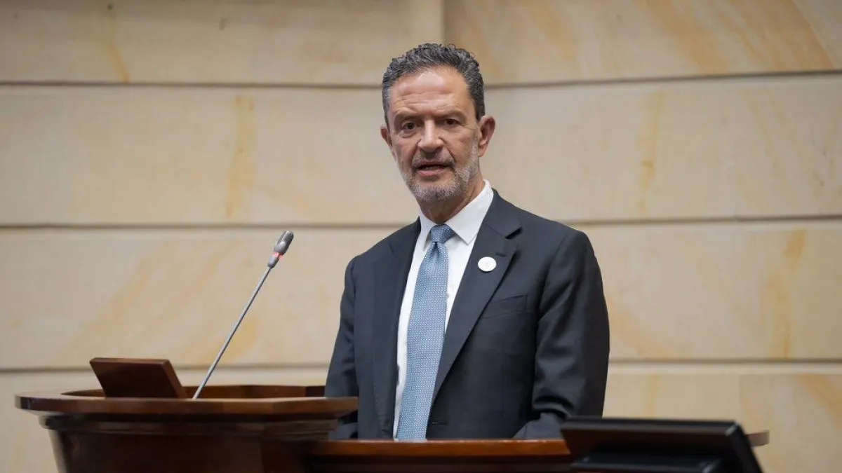 Omar Bula defendió el contrato temporal para pasaportes