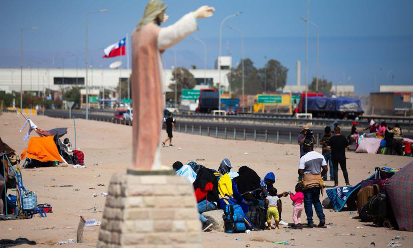 Migrantes burlan control fronterizo en sur de Perú pese a estado de emergencia
