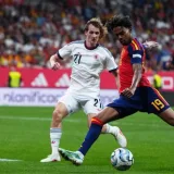 España vence 3-1 a Chequia y extiende su invicto a 41