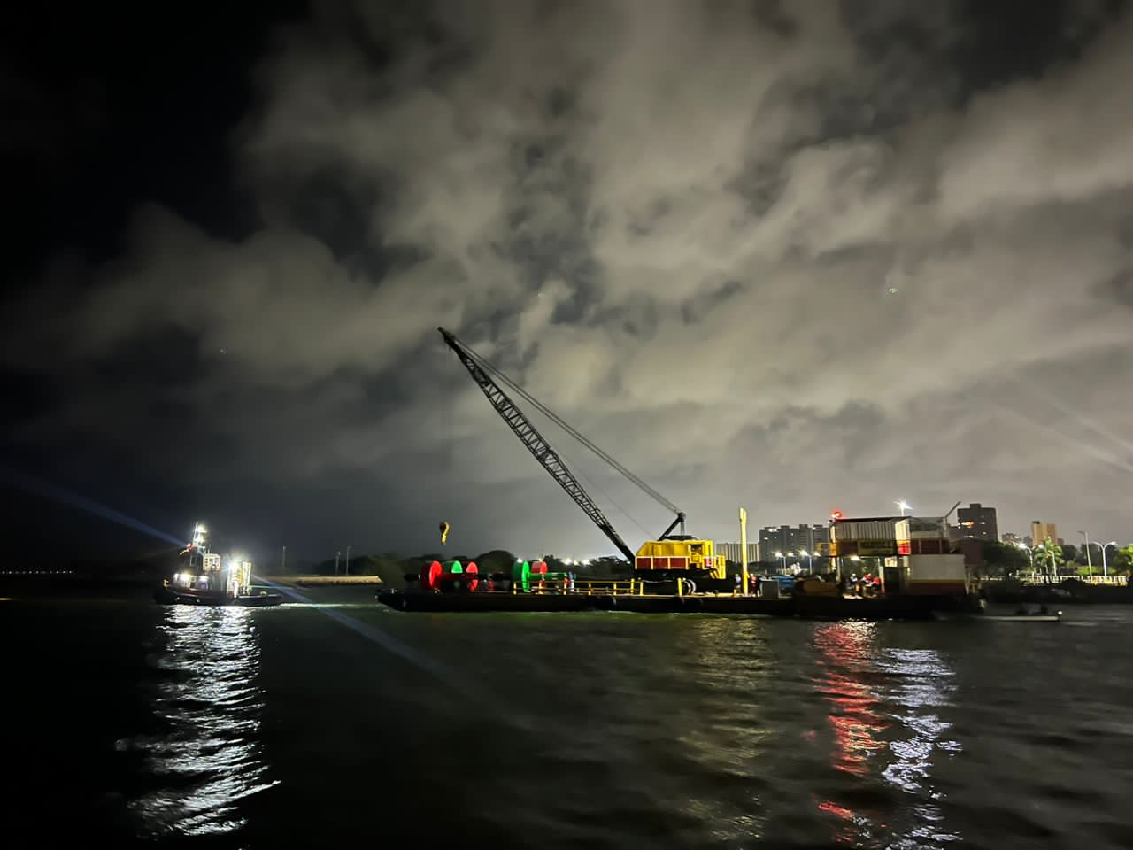 Instaladas primeras ocho boyas de señalización en el Lago de Maracaibo