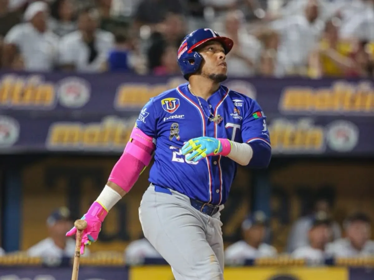 Palma castigó a Magallanes y Tiburones ganó 8-6 en Valencia