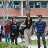 Hasta 300 dólares al mes cuesta sostener una carrera