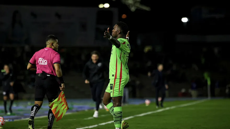 Juárez vence 3-1 a Querétaro y Rodríguez marca en el cierre