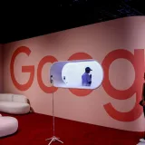 Alphabet se desploma y Microsoft limita pérdidas por resultados