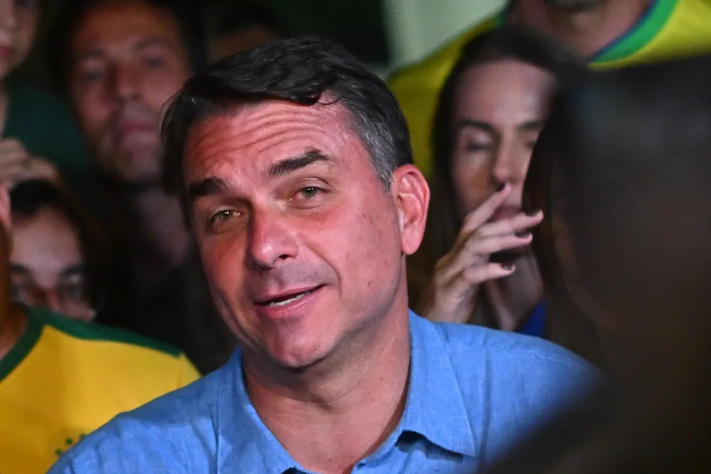 Lula llega debilitado al mano a mano con Bolsonaro en Brasil