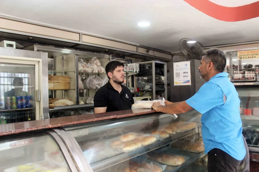Bajones eléctricos golpean a comerciantes en Villa de Cura