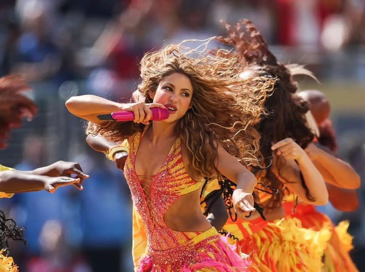 Shakira rompe récord mundialista con mil millones de vistas en YouTube