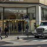 Analistas ven potencial alcista en cuatro bancos argentinos