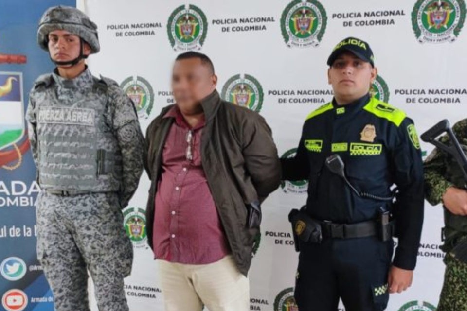 
				Incautan en Colombia 6,7 kilos de oro venezolano a miembro de las Farc			