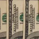Ecoanalítica advierte que la política cambiaria incentiva el dólar paralelo