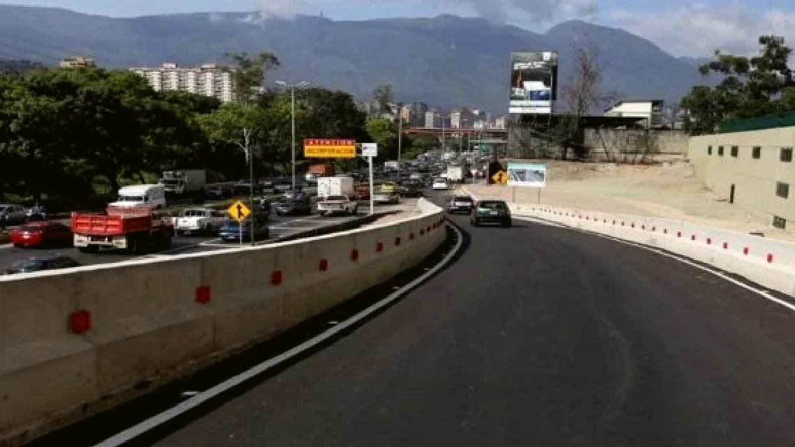 Sondeo estima que 15% de comercios en Caracas y La Guaira se perdió