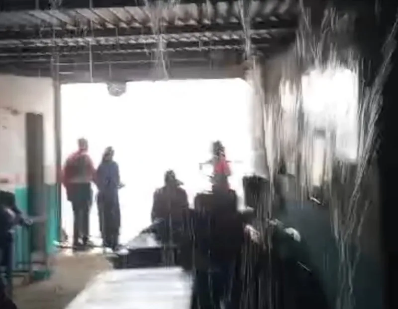 Lluvias exponen el grave deterioro del colegio José León Tapia