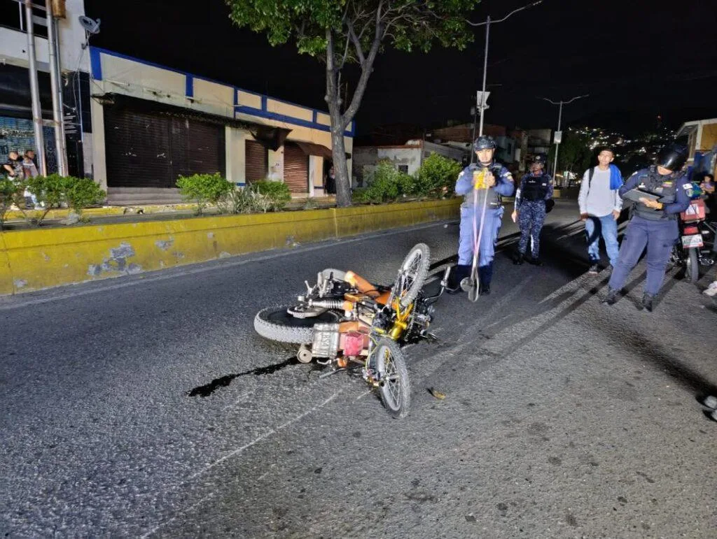 Cuatro motos chocaron en la avenida Venezuela de San Antonio