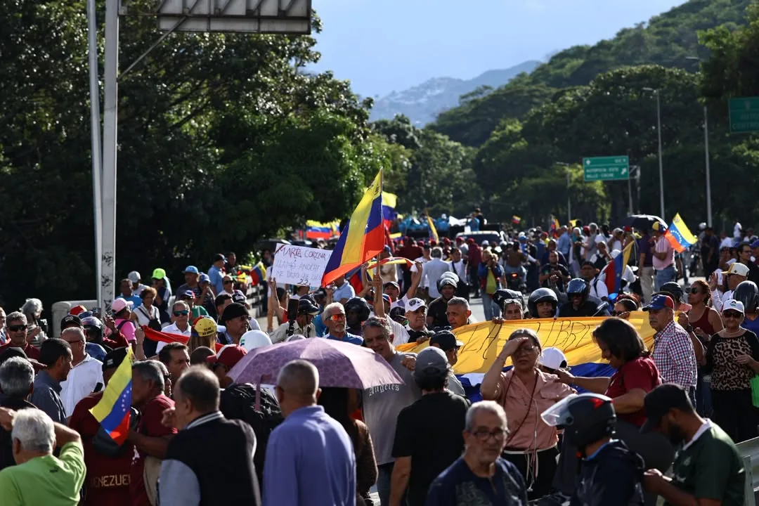 Oposición marchó por elecciones en 2027 y el regreso de Machado