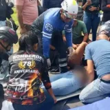 Choque en Las Banderas deja dos lesionados y traslado médico