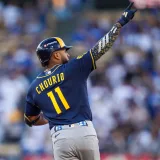 Jackson Chourio lidera la victoria de Cerveceros ante Dodgers
