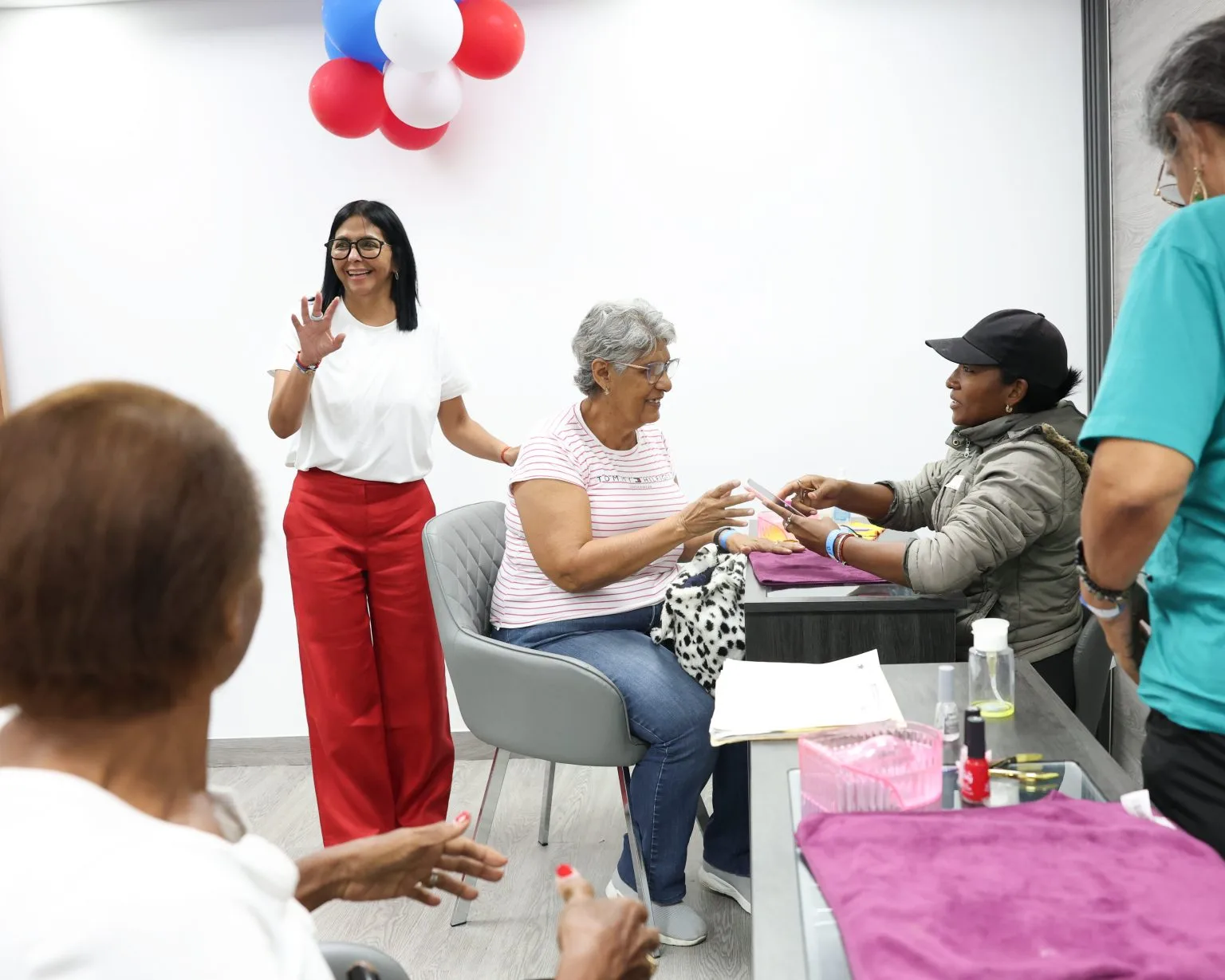 Inauguran centro de atención para adultos mayores en La Vega