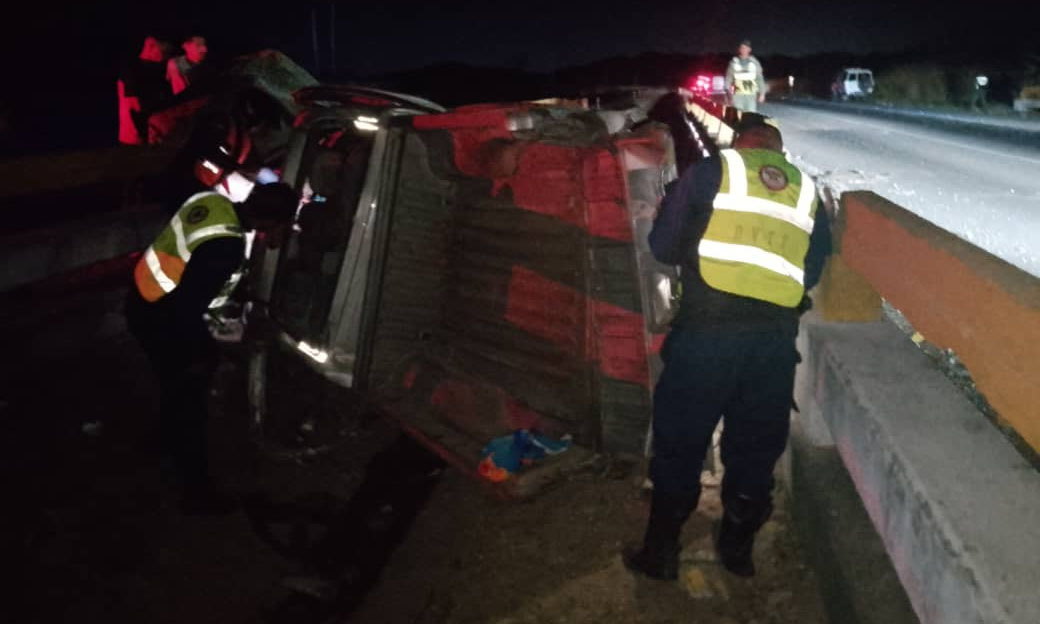 Tres miembros de una familia mueren en accidente vial en Caracas