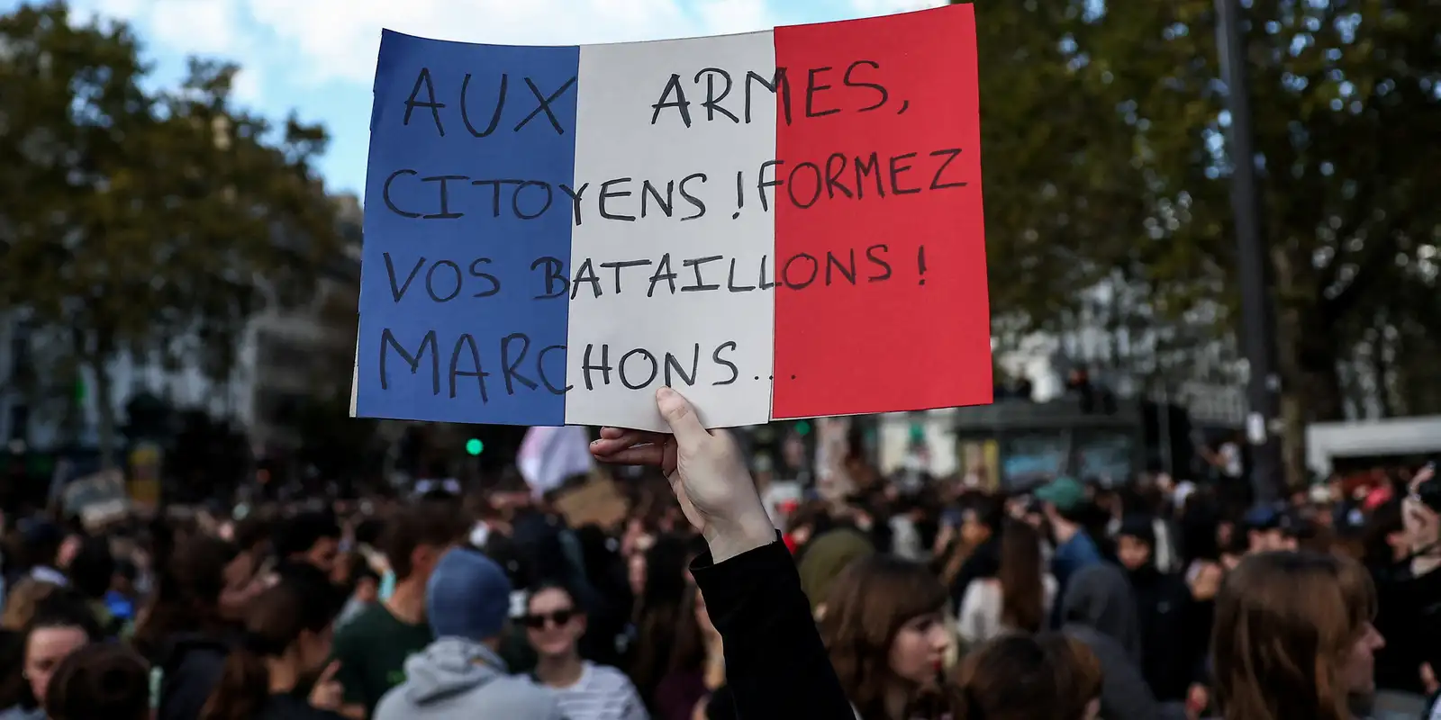 Más de 70 mil policías vigilan protestas en París y ciudades francesas