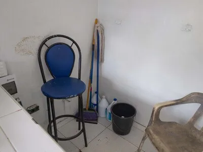 Denuncian baños y horarios precarios en bancas de lotería