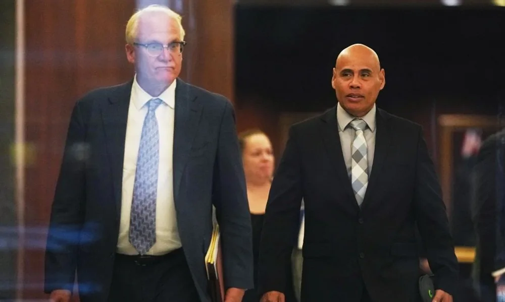 Agente del ICE se declara inocente por mentir sobre tiroteo