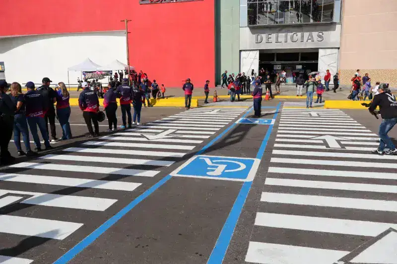 Di Martino inauguró paso peatonal entre Cima y Gran Bazar y anunció más obras similares en Maracaibo