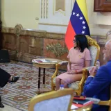 Mesa de diálogo acuerda liberar oro venezolano en Inglaterra