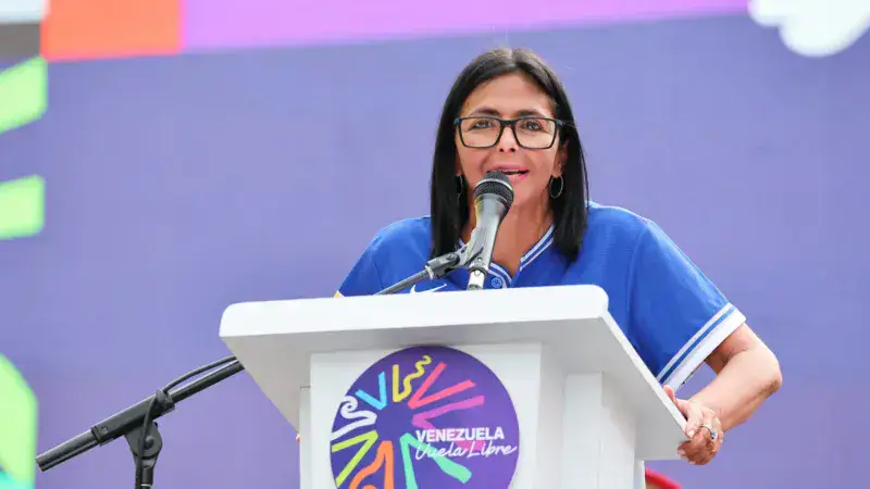 Delcy Rodríguez reporta alza de 147% en nuevos comercios durante 2026