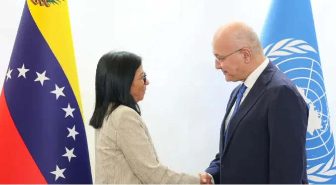 ACNUR y Venezuela abordan retorno migrante y ayuda por sismo