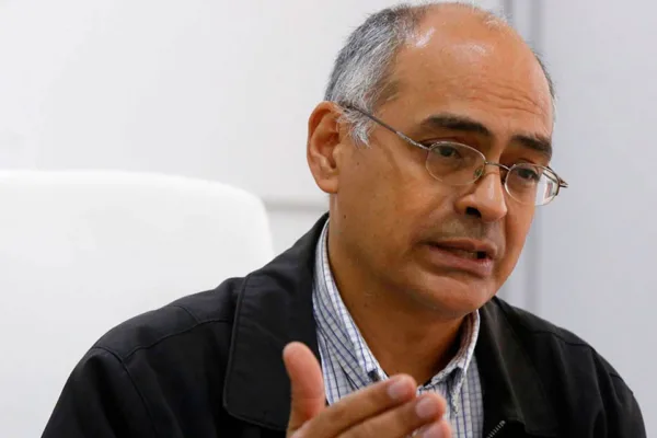 Crean comisión para elegir contratistas de proyectos de salud con ingresos petroleros