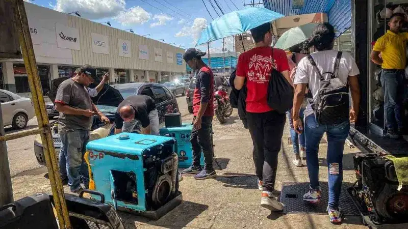 Apagones en Coro hunden las ventas del 80% del comercio local