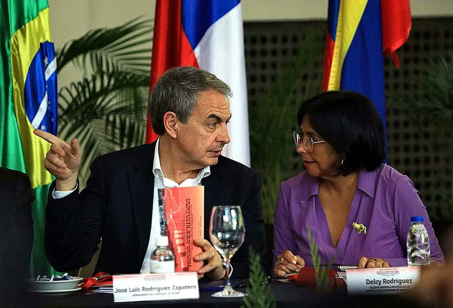 Martínez admite ante el juez un contrato por oro venezolano
