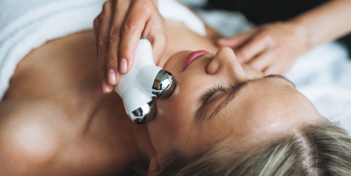 Los 10 Mejores Dispositivos de Microcorriente para un Levantamiento Facial Instantáneo