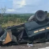 Volcamiento de unidad militar deja un muerto y nueve heridos