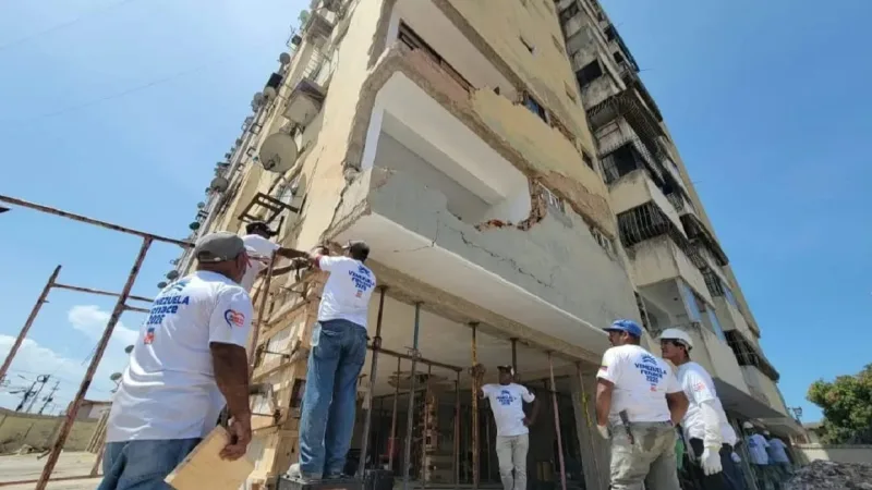 Avanzan reparaciones de viviendas en Puerto Cabello y Mora