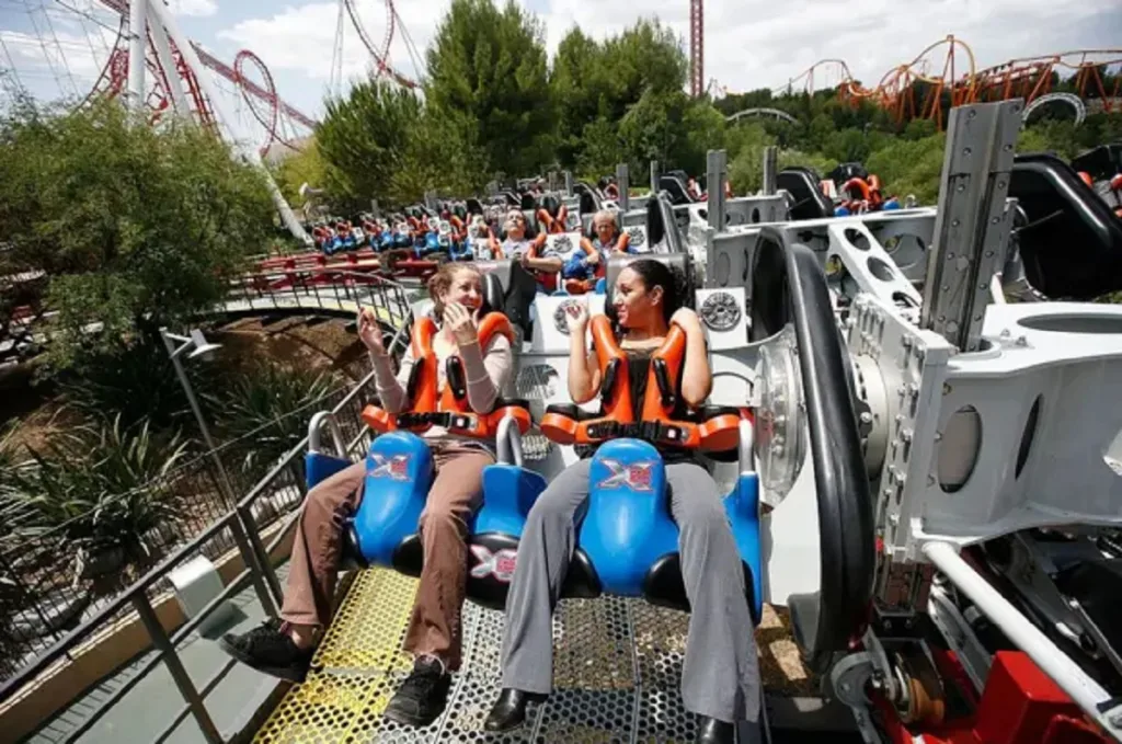 Six Flags cierra la montaña rusa X2 por lesiones cerebrales