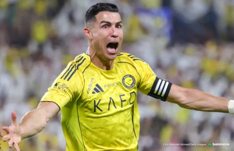 Ronaldo queda a 15 tantos de los 1.000 tras su triplete