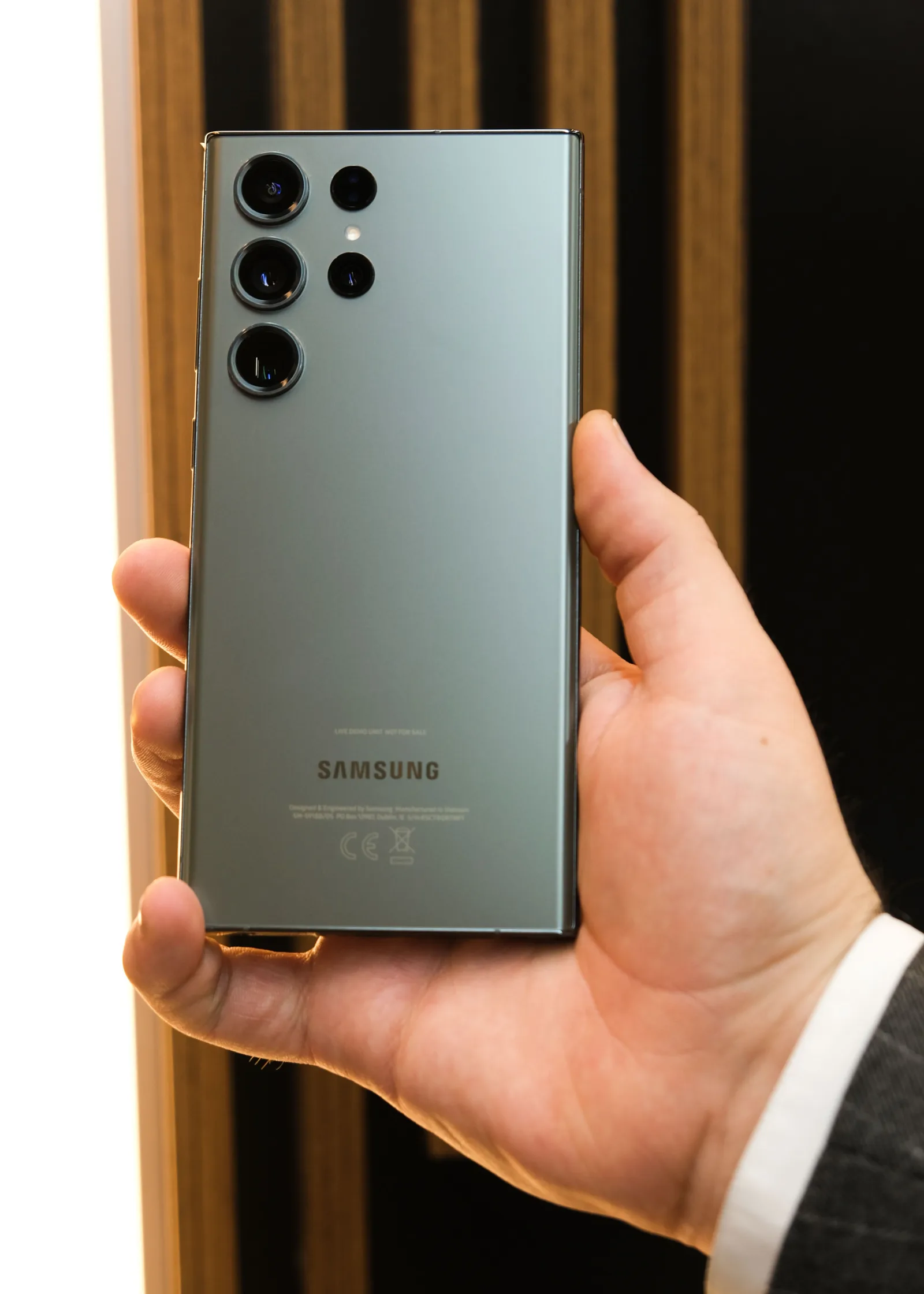 Samsung descarta presión por el iPhone plegable de Apple