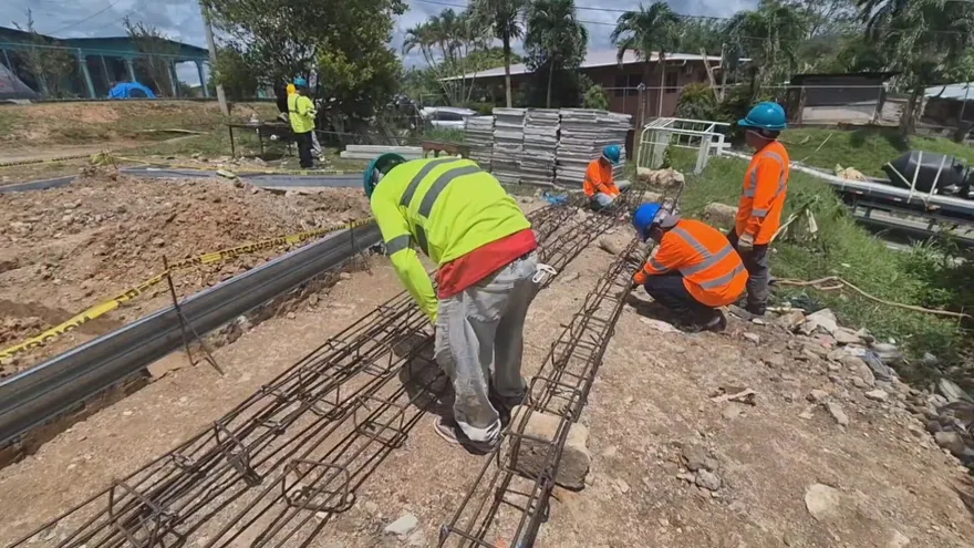 Panamá suma jóvenes y trabajadores locales a la reconstrucción