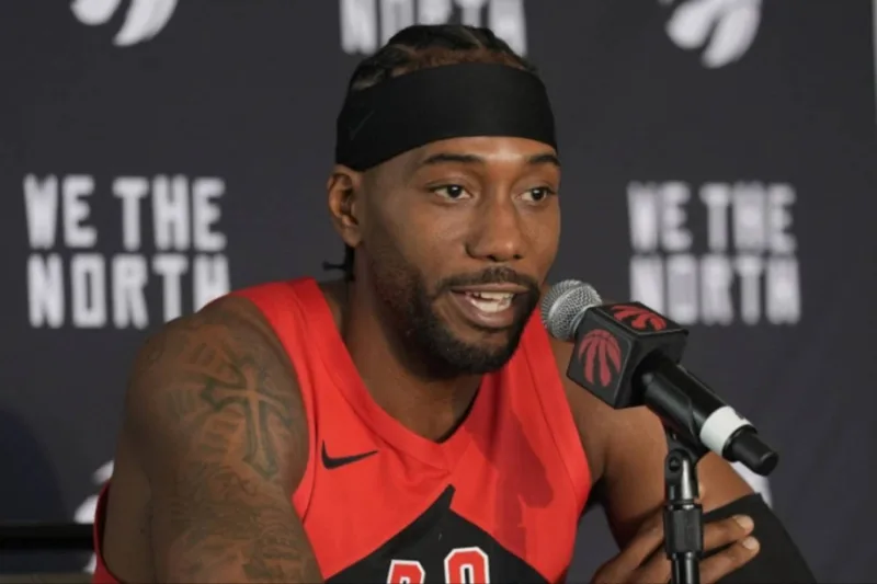 Kawhi Leonard resta importancia a las recientes acusaciones de fraude