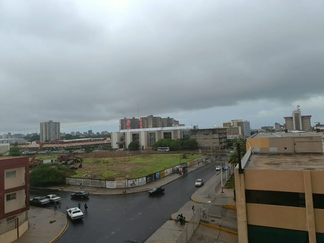 Lluvias causan inundaciones en Maracaibo y Valmore Rodríguez