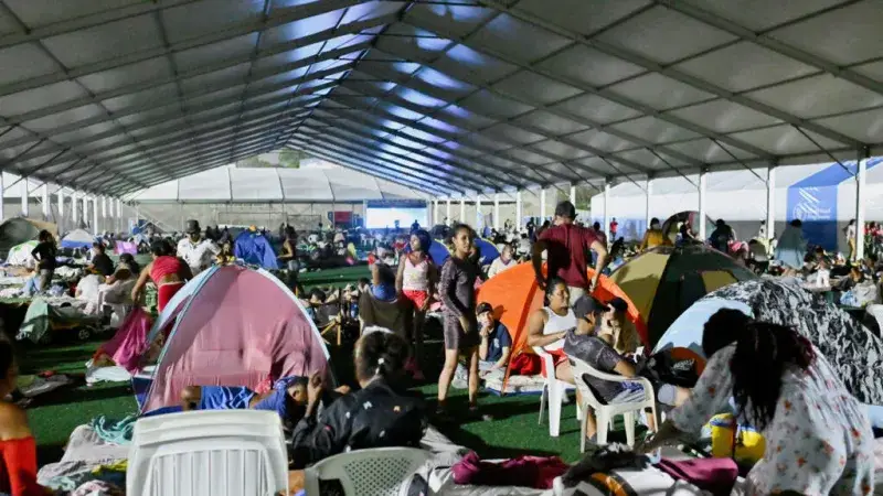 10.702 personas siguen en refugios tras los sismos