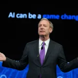 Microsoft pide reglas urgentes para la IA y apunta al Reino Unido