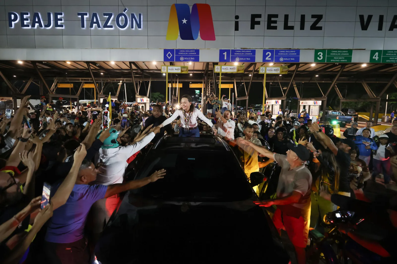 Machado alista una gira nacional para tejer apoyos a la transición