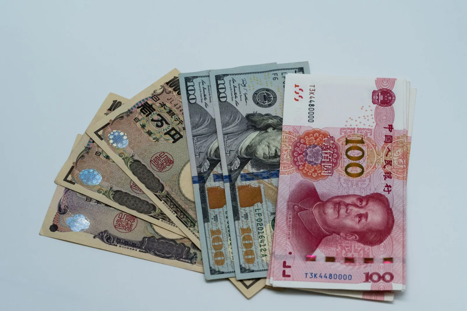 Dólar hoy en Venezuela: el paralelo baja a 758,61 Bs este lunes