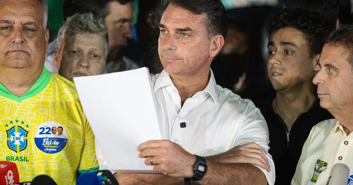 Cancelan un vuelo privado a Miami vinculado a Flavio Bolsonaro
