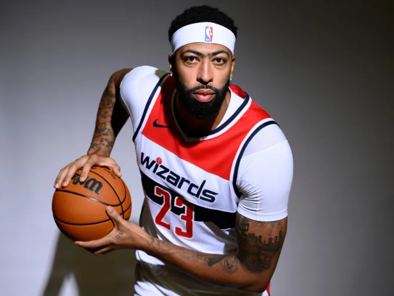 Davis aplaza hasta 2027 su decisión sobre Washington