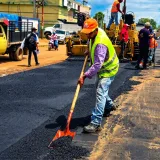 Inician labores de asfaltado en 14 kilómetros de Los Cortijos