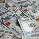 Dólar oficial sube a 700 bolívares