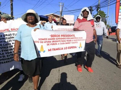Familias de Haina reclaman ayuda para traer a sus hijos desde Rusia